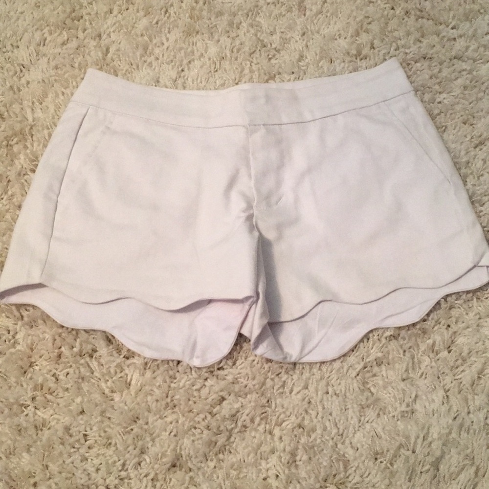 White scalloped shorts size XS